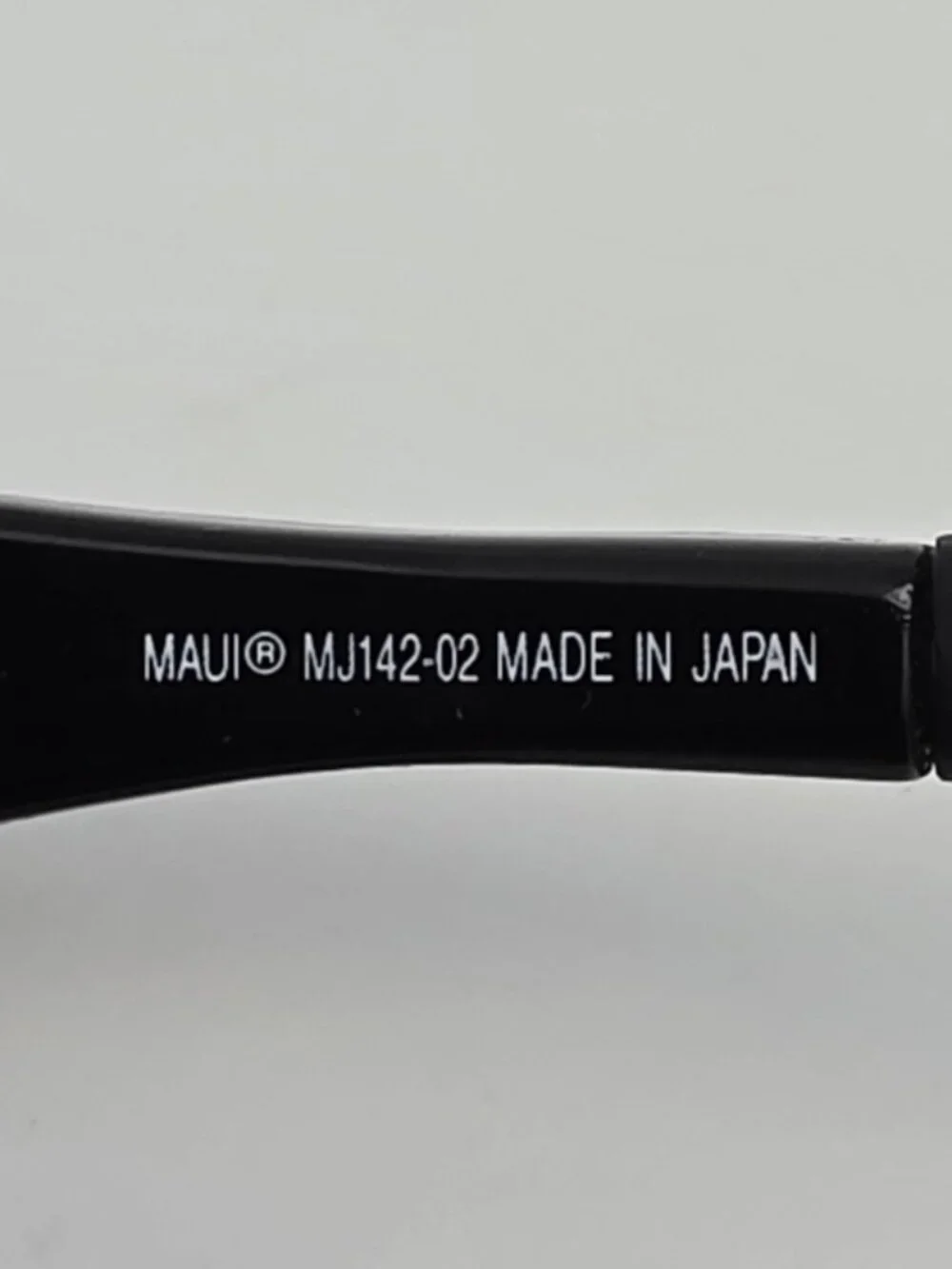 Maui Jim MJ142-02 Volcano Black Frame Polarized Grey Glass Lens Sunglasses Japan